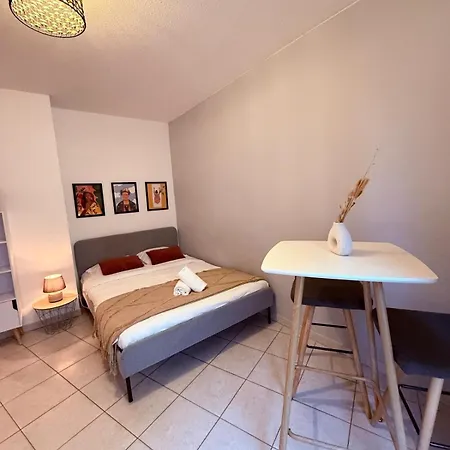 6 Anatole - - Charpennes Appartement