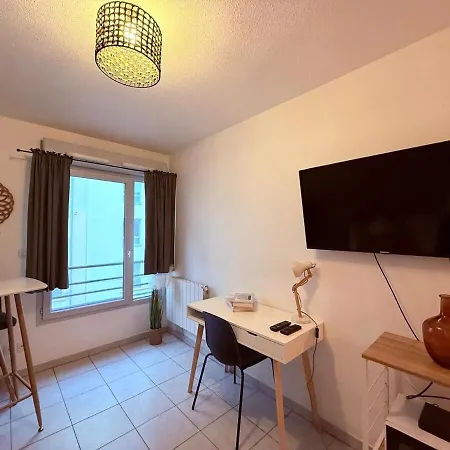6 Anatole - - Charpennes *